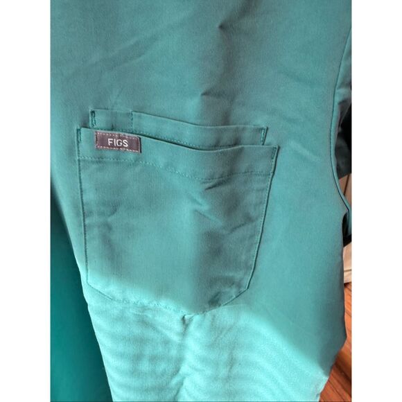 FIGS SCRUB TOP LARGE - Picture 3 of 5